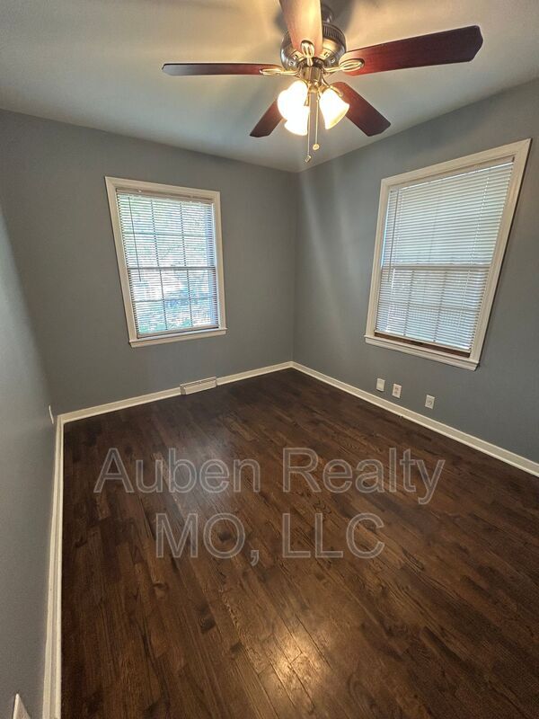 Building Photo - 3823 Bell St