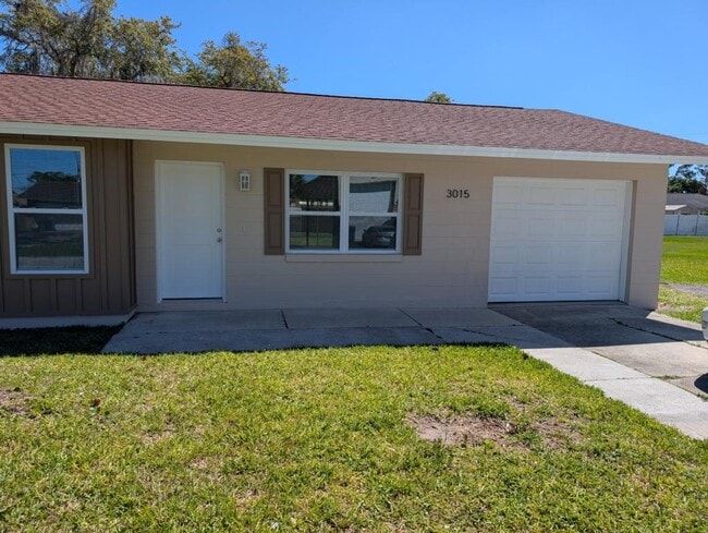 Building Photo - 3015 Sabal Palm Dr