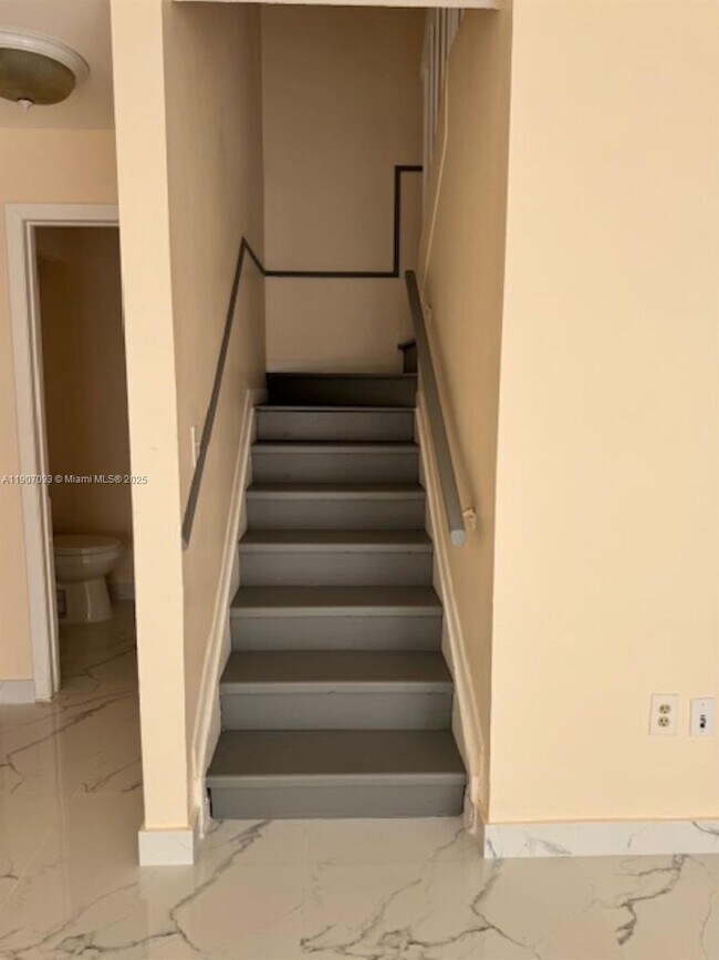 Building Photo - 4570 SW 68th Ct Cir