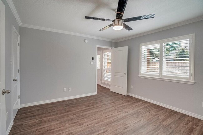 Building Photo - 226 Claris Ln