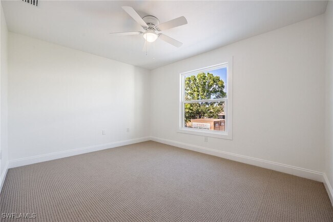 Building Photo - 11674 Pointe Cir