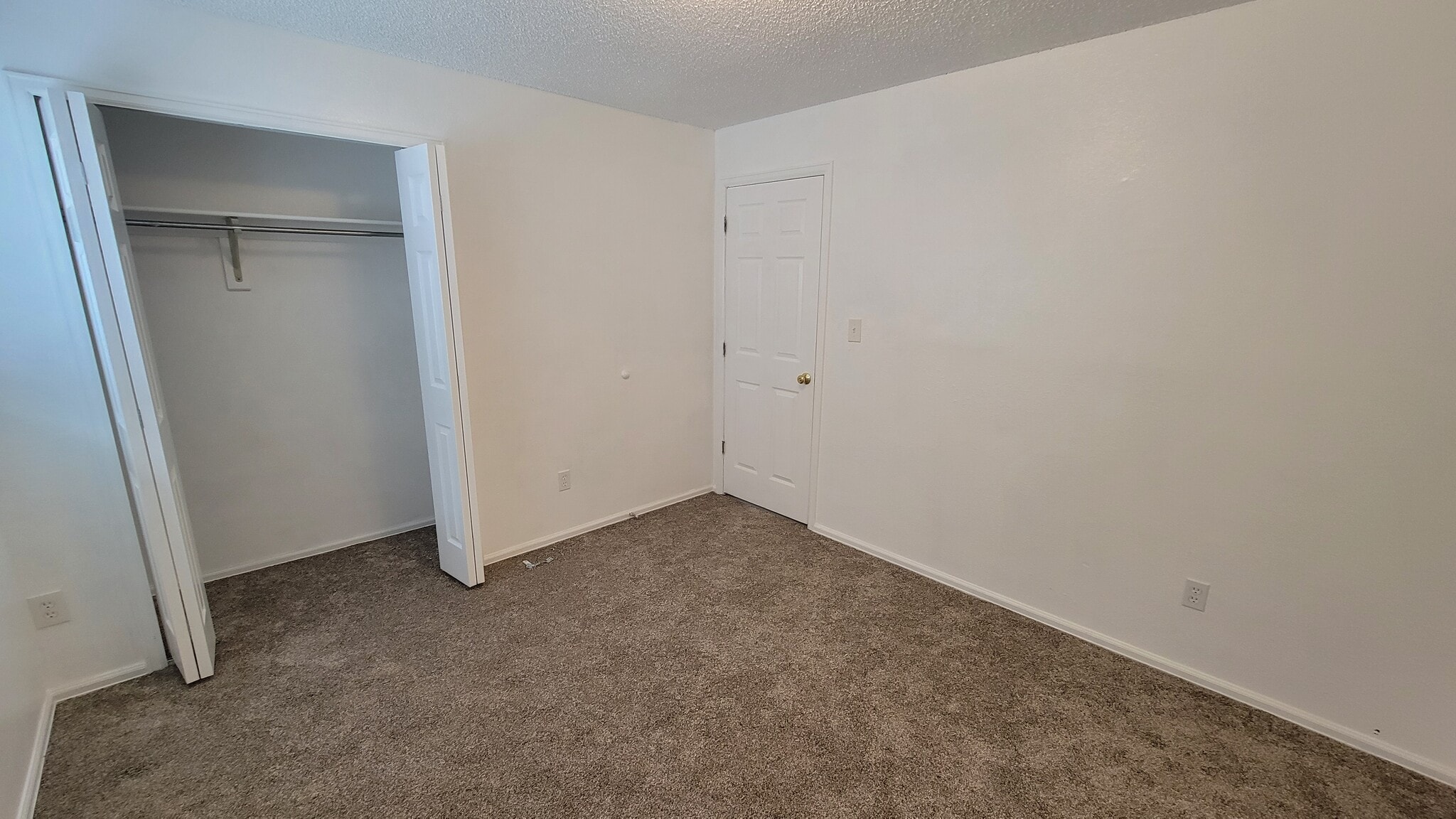 Front bedroom - 6640 Provincial Dr