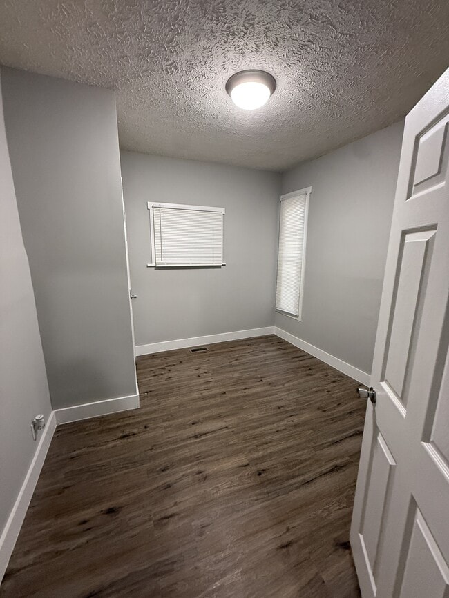 Building Photo - 1512 English Ave