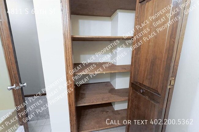 Building Photo - 4811 S 65th St