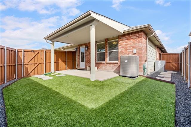 Building Photo - 1320 Lamar Ln