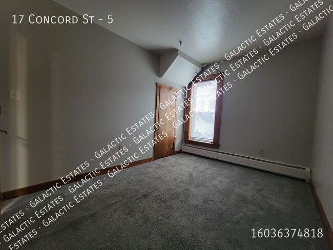 Building Photo - 3 Bedroom 1 Bath Concord NH 2nd floor apar...