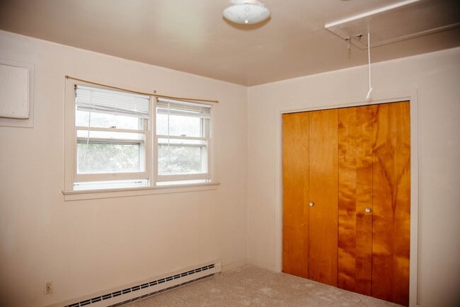 Building Photo - 1077 Donegal Springs Rd
