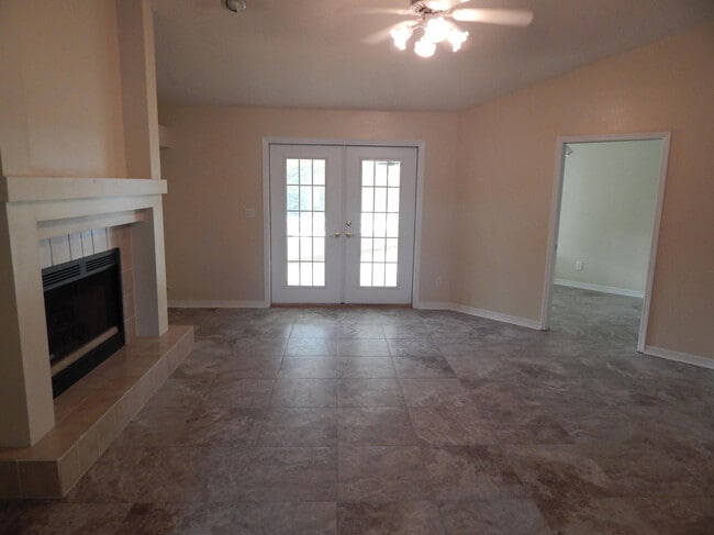 Building Photo - 1925 Catamaran Dr