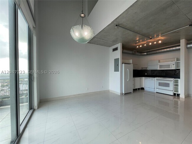 Building Photo - 690 SW 1st Ct