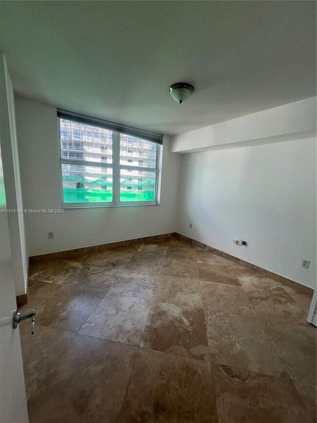 Building Photo - 31 SE 5th St