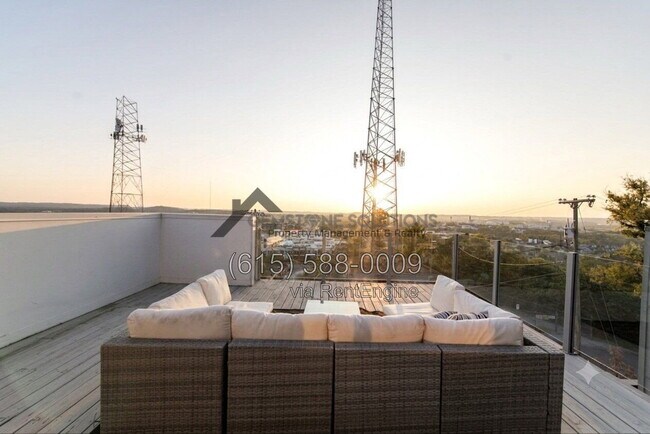 Building Photo - 420B 37th Ave N