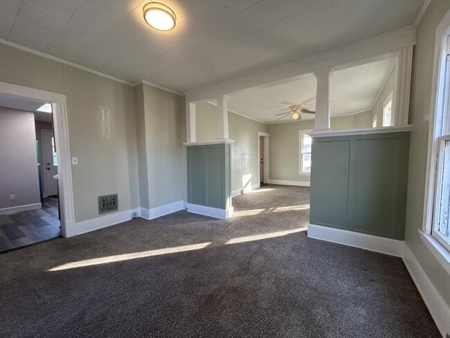 Building Photo - 200 N Almond St