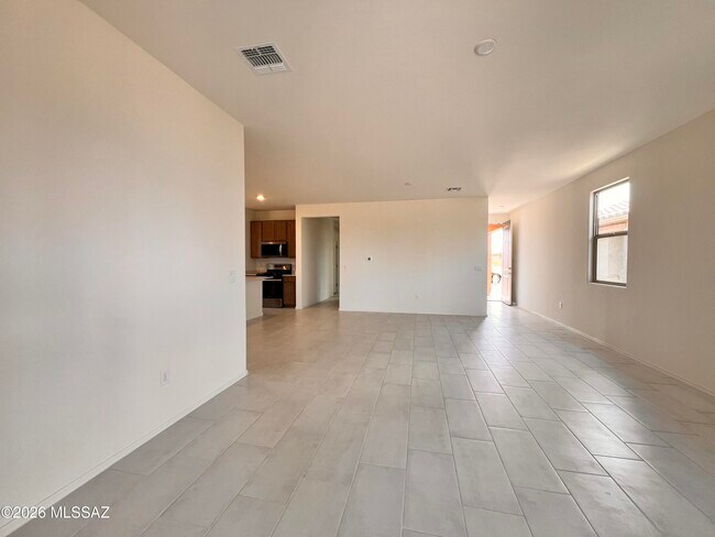 Building Photo - 10004 E Lebaron Dr