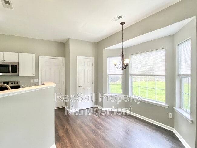 Building Photo - 6205 Calvert Ct