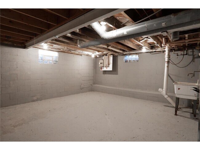 Building Photo - 4007 N Girard Ave