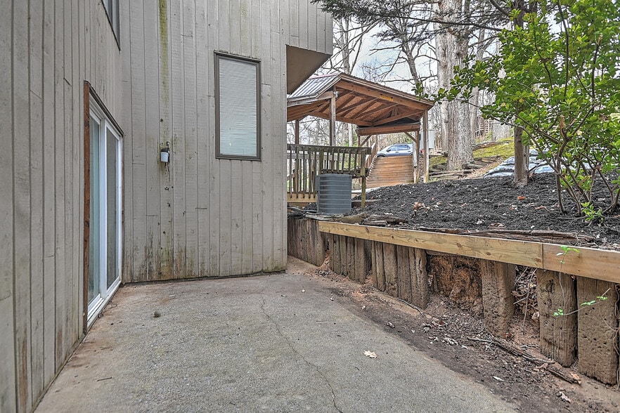 Building Photo - 109 Beechnut St