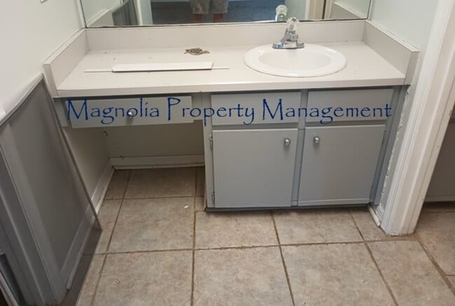 Building Photo - Dr. Phillips 4 Bedroom 2 Bathroom,