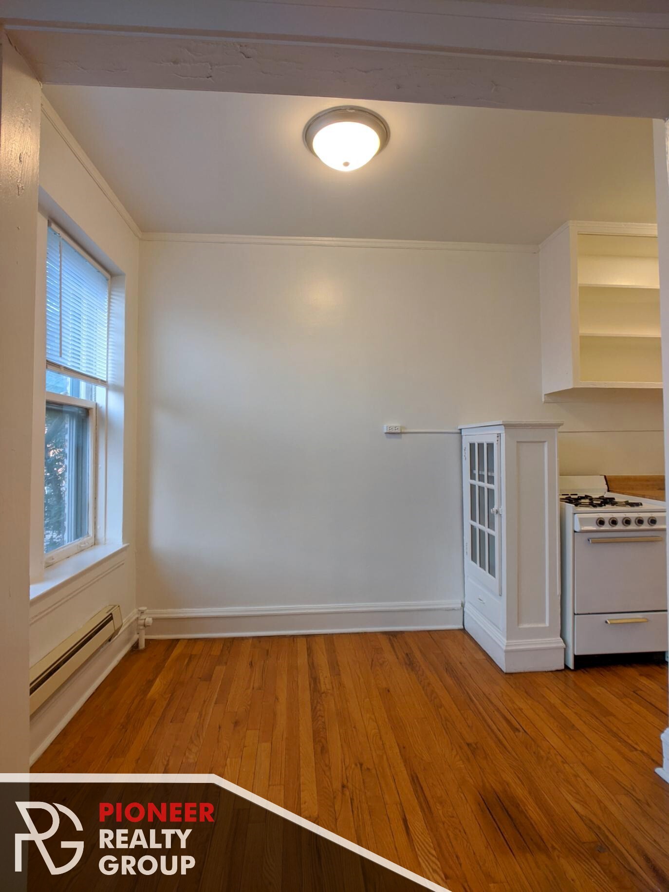 Building Photo - 4635 N Paulina St