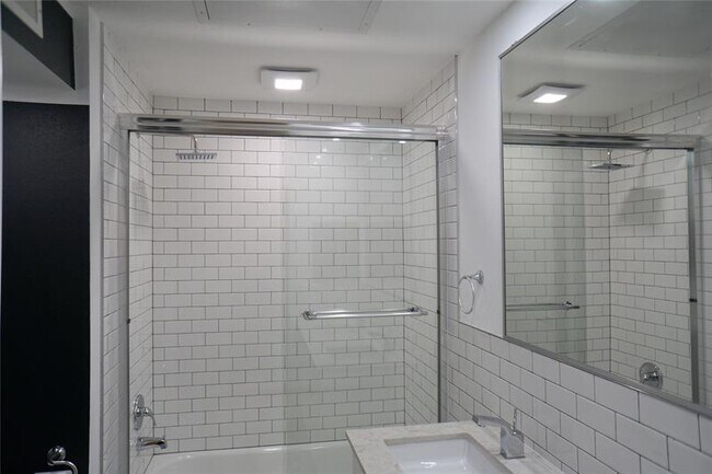 Building Photo - 2301 NW 33rd St