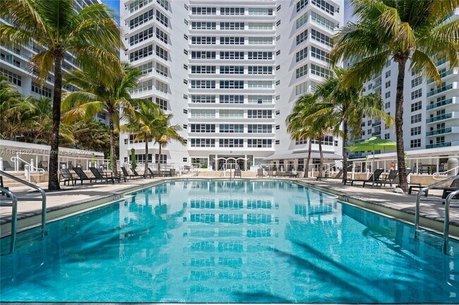 Building Photo - 4925 Collins Ave