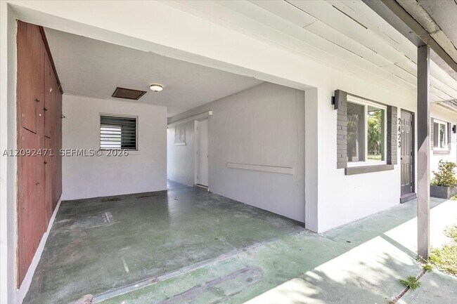 Building Photo - 2423 Jeffcott St