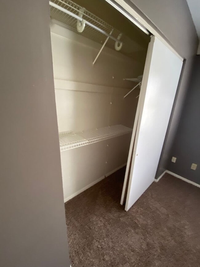 Building Photo - 3 Bedroom - Upper Arlington