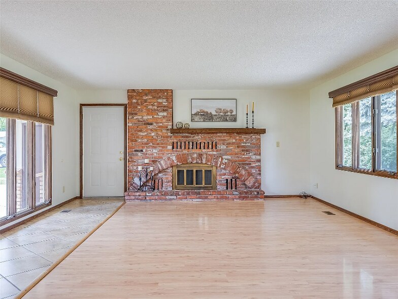 Building Photo - 125 Sherry Ln