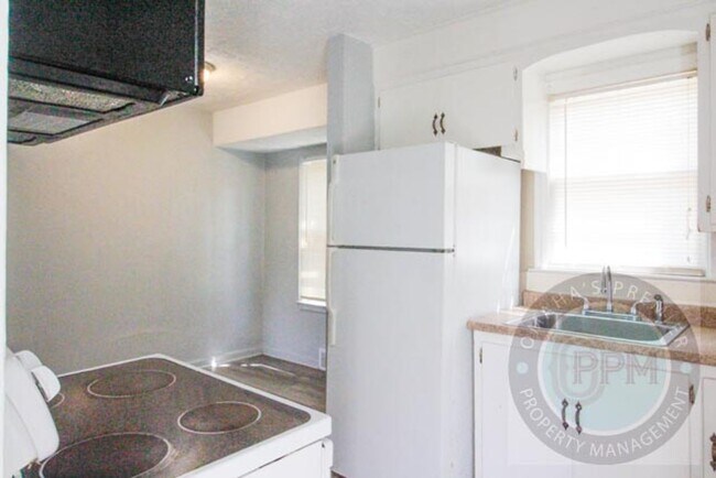 Building Photo - 3305 N 55th St