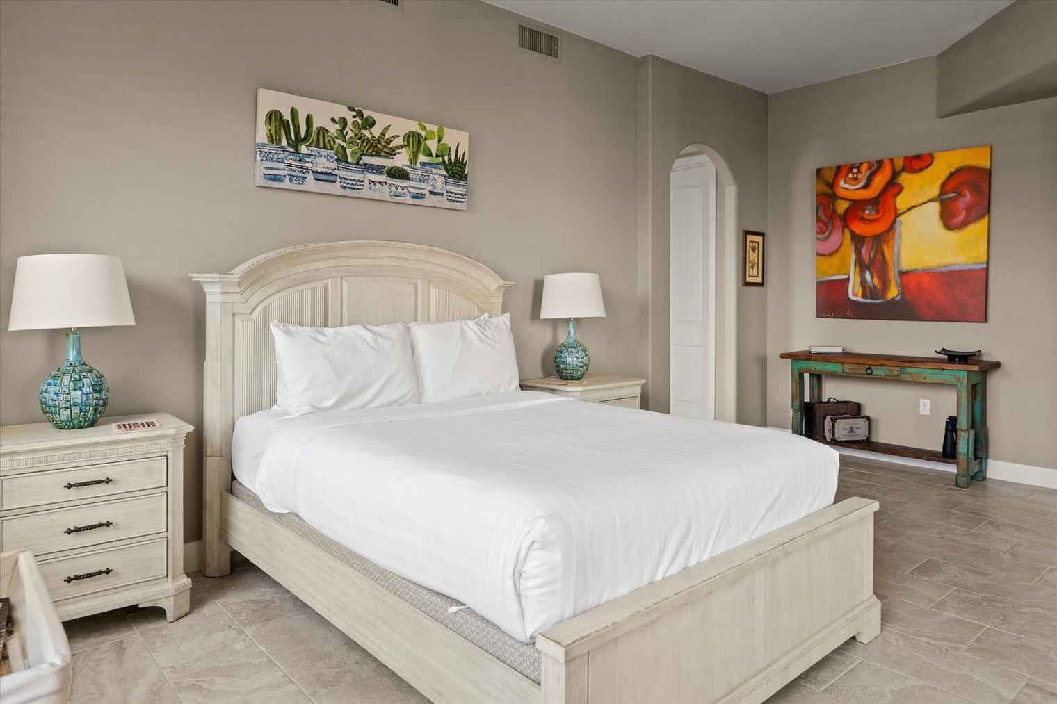 Building Photo - 15550 S 5th Ave