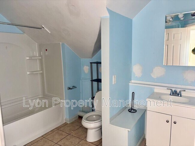 Building Photo - 1134 Social St