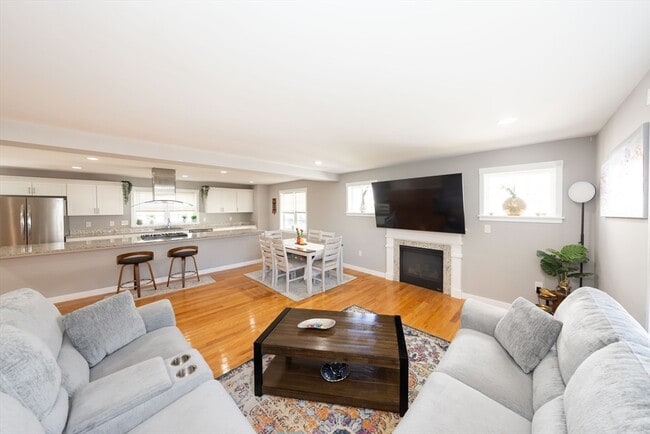 Building Photo - 18 Craftsman Ct