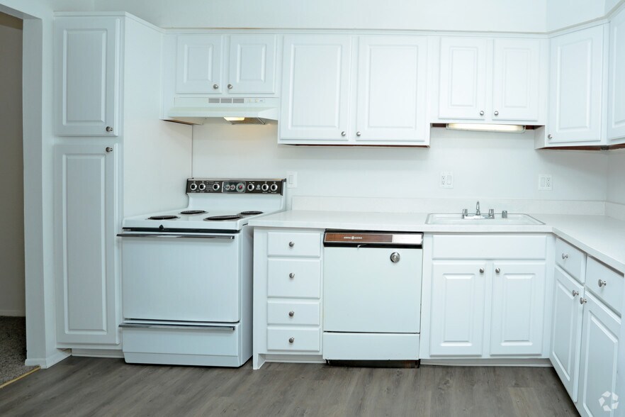 Willow Tree 22266 Civic Center Dr Southfield MI 48033 Apartment Finder