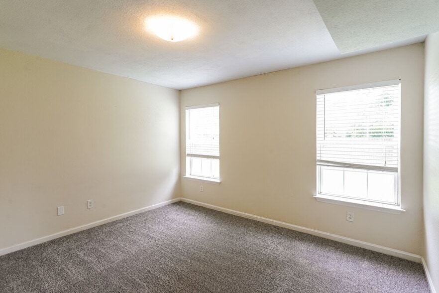 Building Photo - 608 Birchbrook Ct