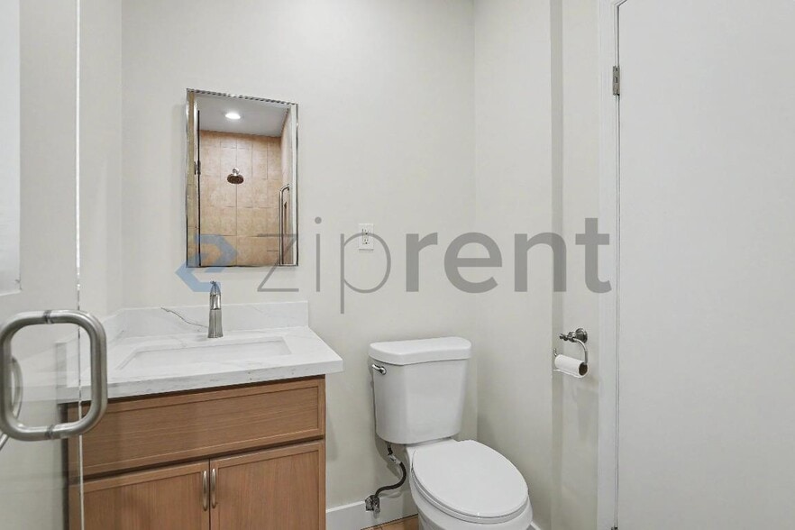 Building Photo - Unit