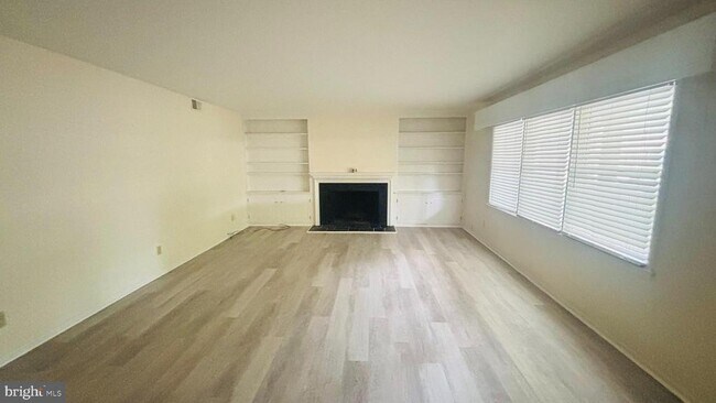 Building Photo - 12934 Woodburn Dr