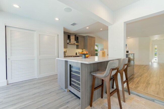 Building Photo - 2291 Las Casitas Dr