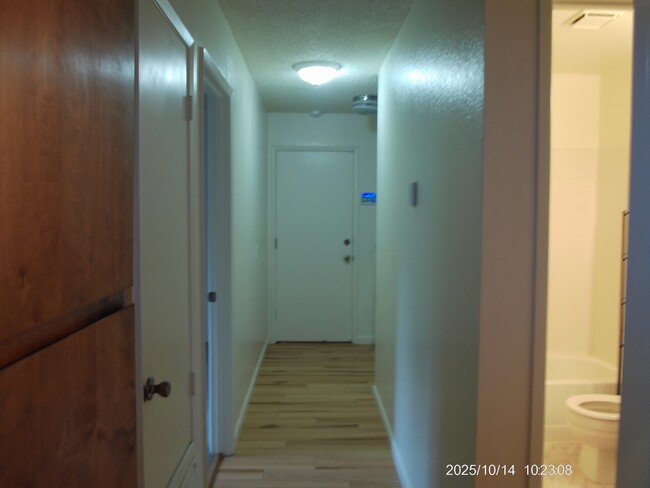 Building Photo - 1074 Beechwood St