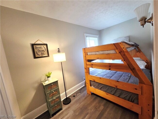 Building Photo - 10415 Bernard Ave