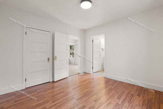 Building Photo - Pet-Friendly Portsmouth Bungalow with Fenc...
