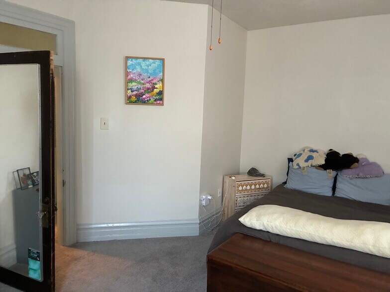 one bedroom - 447-1 S Atlantic Ave