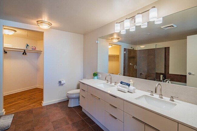 Building Photo - 44 W Monroe St