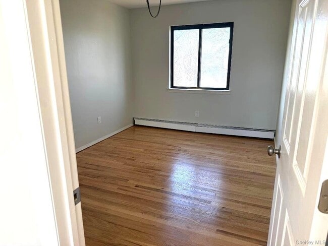 Building Photo - 3 Midwood Ave