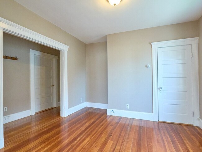 Building Photo - 447 Ashmont St