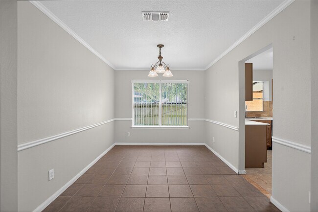 Building Photo - 20615 Valley Wells Dr