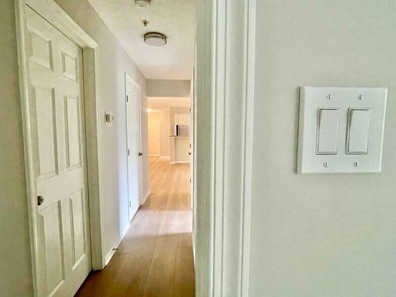 Building Photo - 13108 Briarcliff Ter