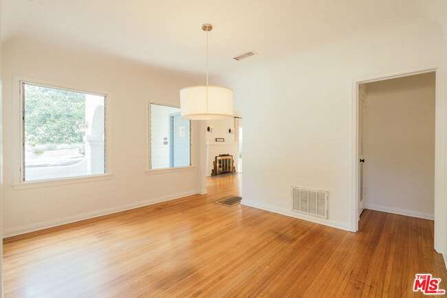 Building Photo - 5013 Hartwick St