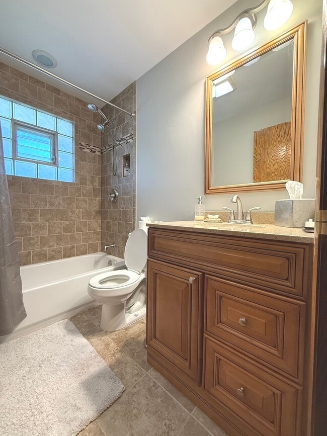 Building Photo - 6944 W 106th Pl