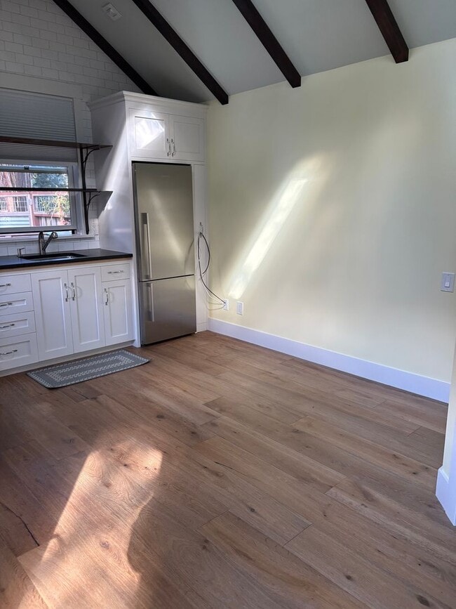 Building Photo - 9566 Main St