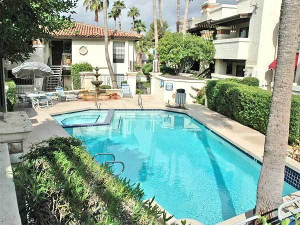 Building Photo - EXCELLENT 2BED, 1.5BATH TOWNHOUSE LOCATED ...
