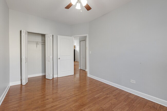 Building Photo - 3639 W Dickens Ave